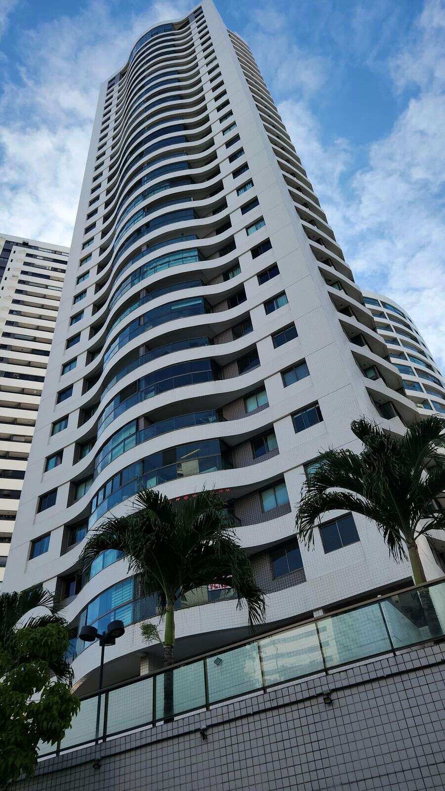 Apartamento à venda, com 4 quartos, 165m²